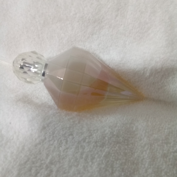 Rue21 Iridescent Diamond Setting Spray with Silver Cap - Picture 6 of 6